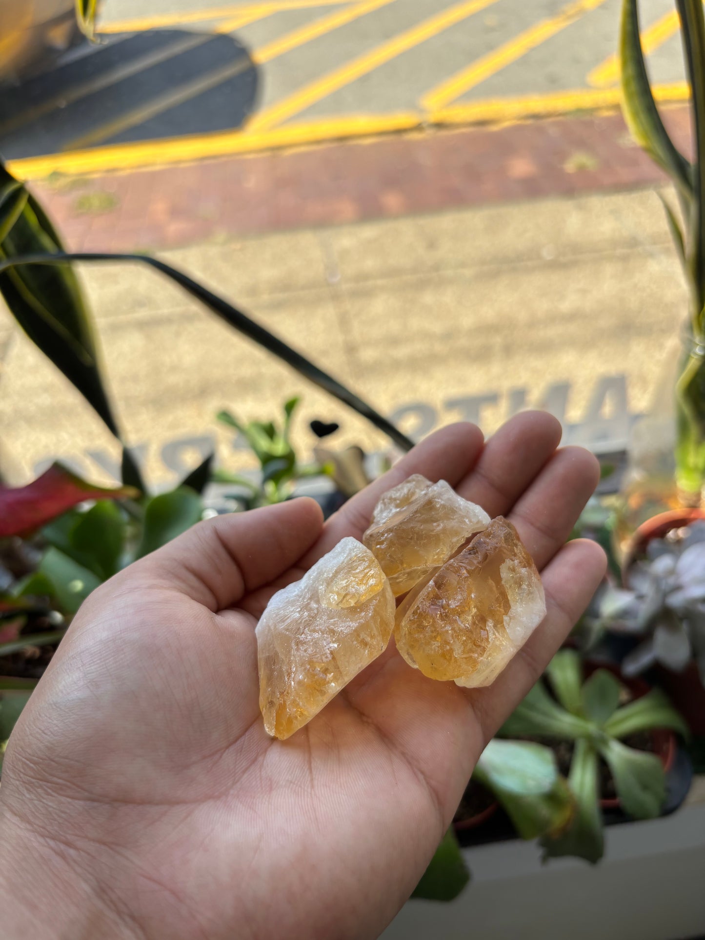 Yellow quartz rough