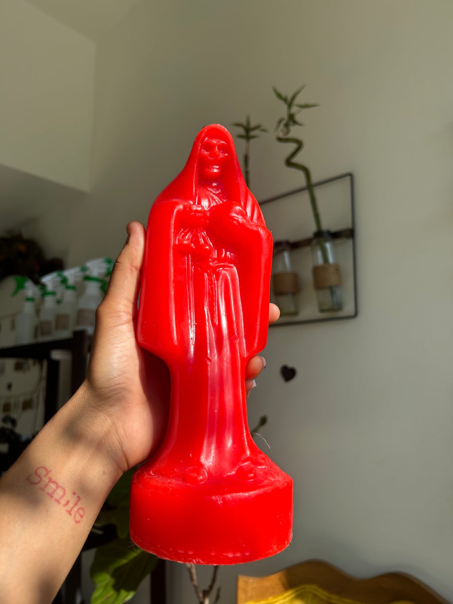 Red Santa Muerte Candle – 10–11 inches