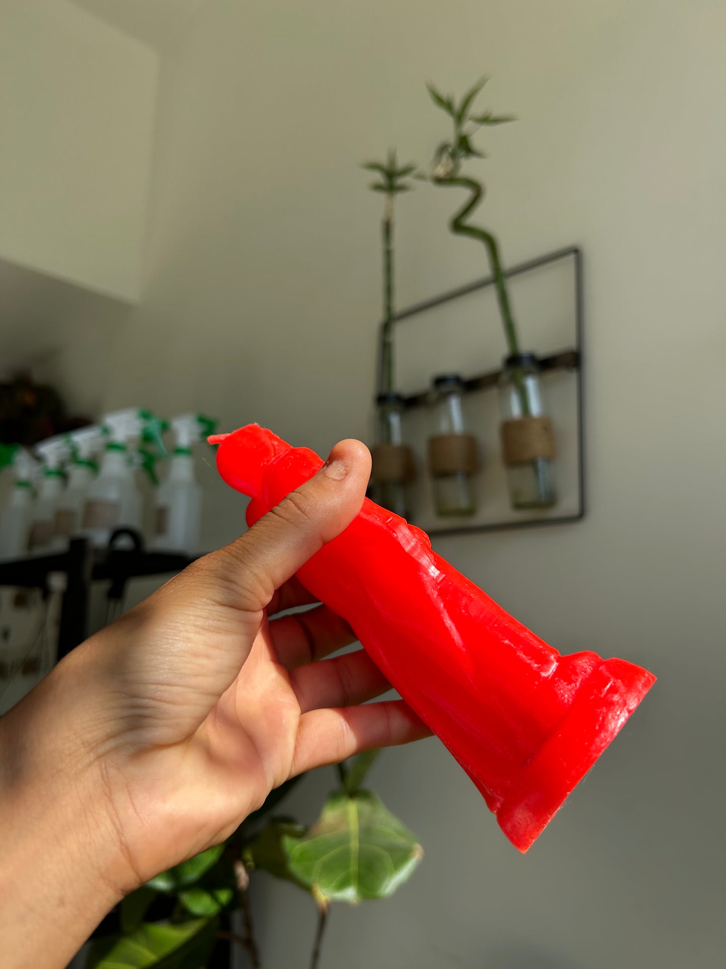Red Bride & Groom Love Candle ā 6 inches
