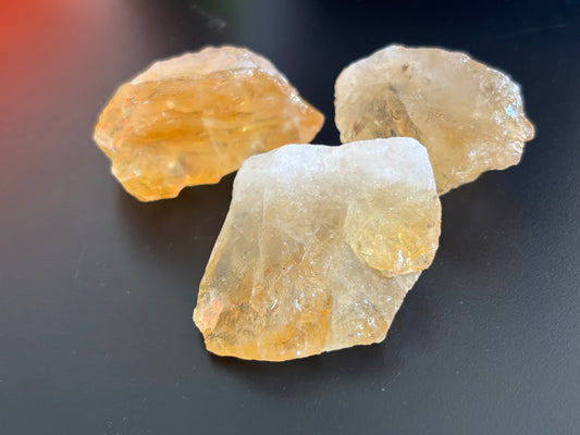 Yellow quartz rough